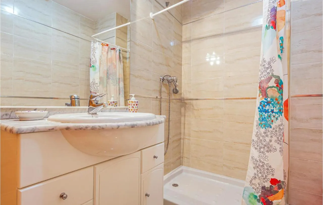 Awesome Apartment In Alhaurn El Grande With 1 Bedrooms And Wifi Málaga